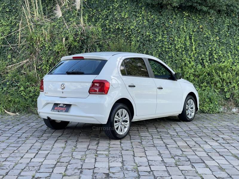 VOLKSWAGEN - GOL - 2021/2022 - Branca - R$ 56.900,00