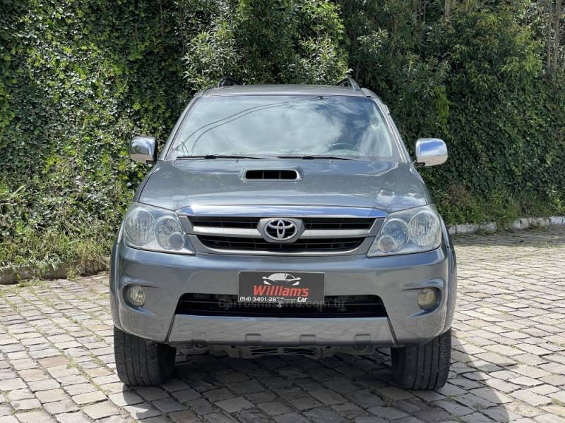 TOYOTA - HILUX SW4 - 2008/2008 - Cinza - R$ 103.900,00