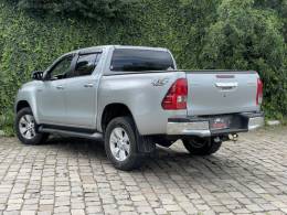 TOYOTA - HILUX - 2017/2017 - Prata - R$ 179.900,00