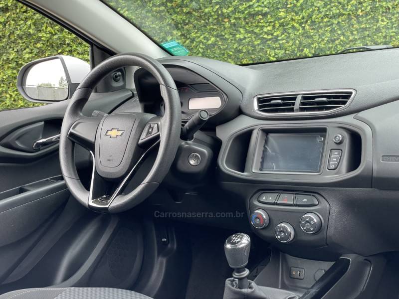 CHEVROLET - PRISMA - 2017/2018 - Prata - R$ 64.900,00
