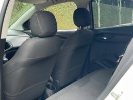 CHEVROLET - ONIX - 2013/2013 - Branca - R$ 41.900,00