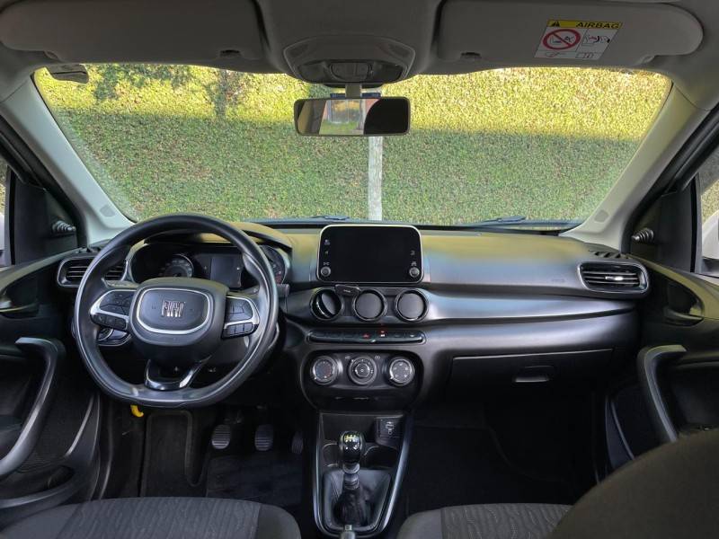 FIAT - CRONOS - 2023/2023 - Branca - R$ 69.900,00