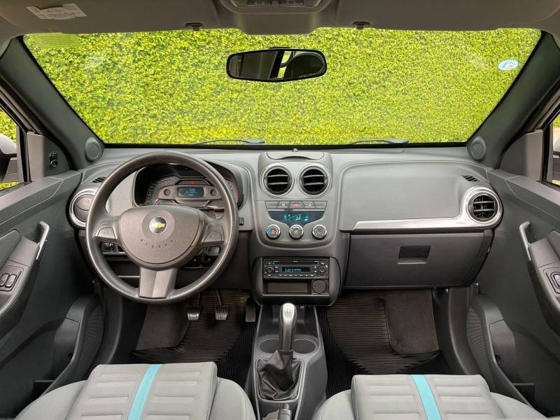 CHEVROLET - MONTANA - 2013/2013 - Prata - R$ 48.900,00