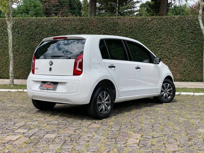 VOLKSWAGEN - UP - 2015/2016 - Branca - R$ 41.900,00