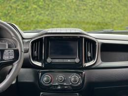 FIAT - STRADA - 2022/2023 - Branca - R$ 110.900,00