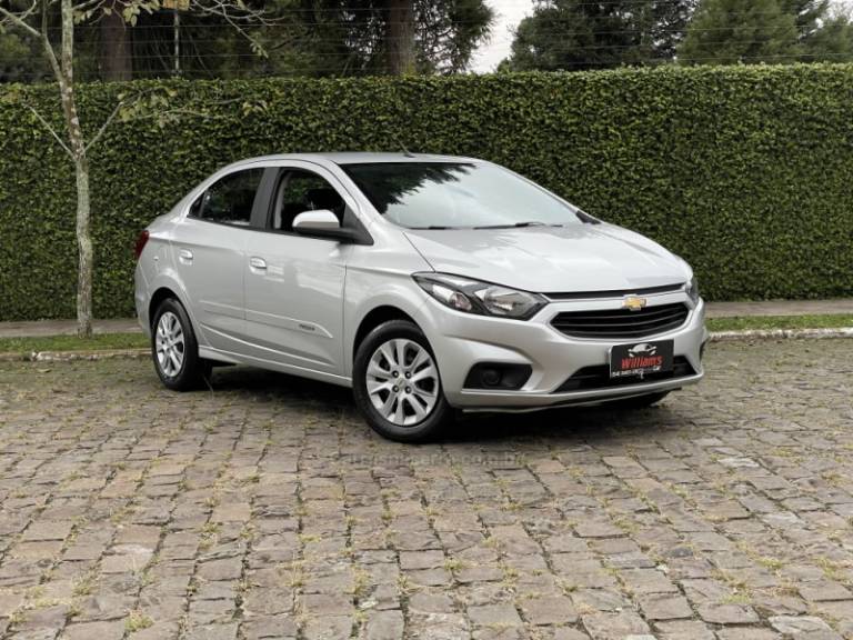 CHEVROLET - PRISMA - 2017/2018 - Prata - R$ 64.900,00