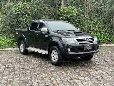 TOYOTA - HILUX - 2014/2014 - Preta - R$ 139.900,00