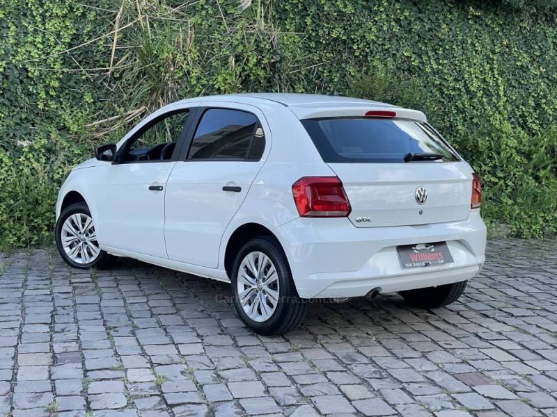 VOLKSWAGEN - GOL - 2021/2022 - Branca - R$ 56.900,00