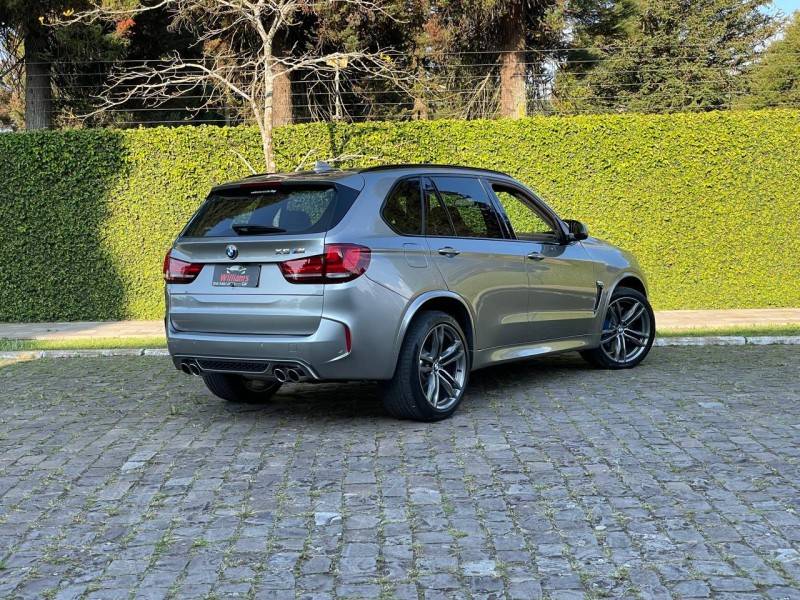 BMW - X5 - 2017/2018 - Cinza - R$ 304.900,00