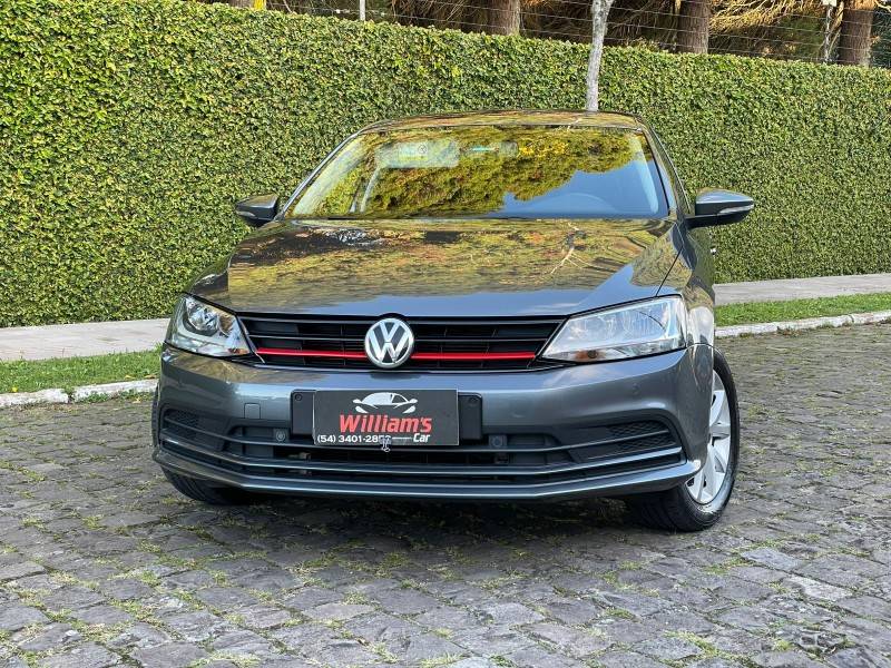 VOLKSWAGEN - JETTA - 2016/2017 - Cinza - R$ 83.900,00