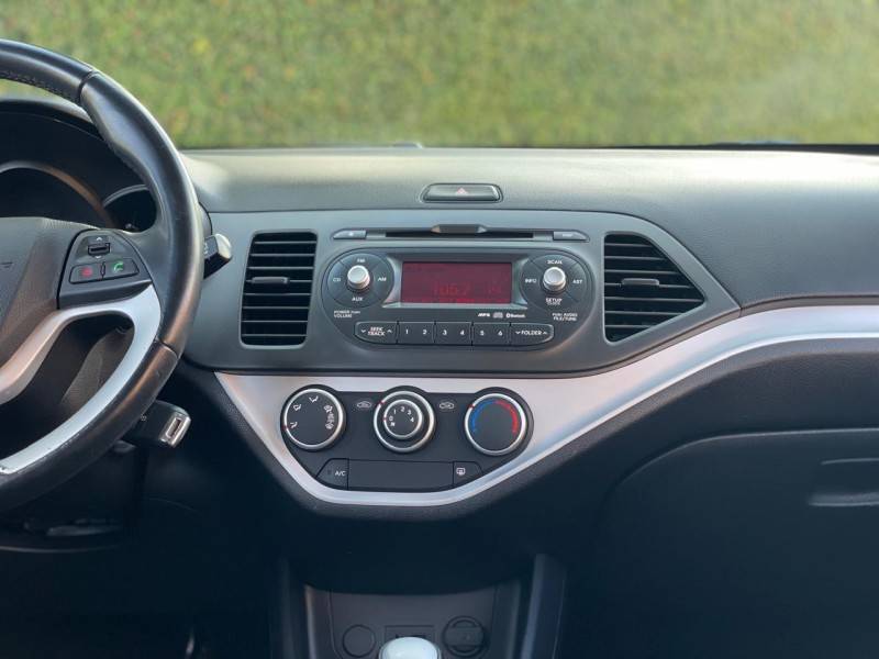 KIA MOTORS - PICANTO - 2014/2015 - Preta - R$ 48.900,00