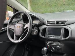 CHEVROLET - ONIX - 2013/2013 - Branca - R$ 41.900,00