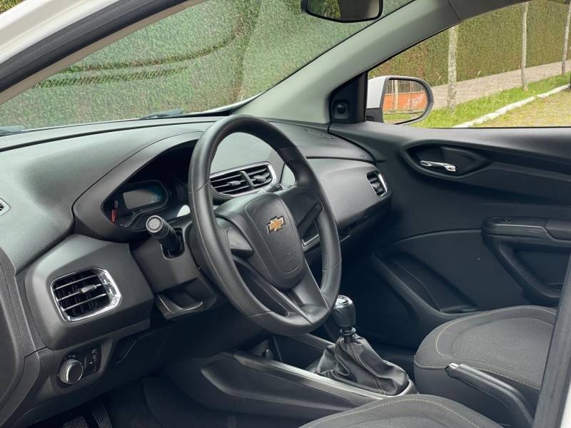 CHEVROLET - ONIX - 2013/2013 - Branca - R$ 41.900,00