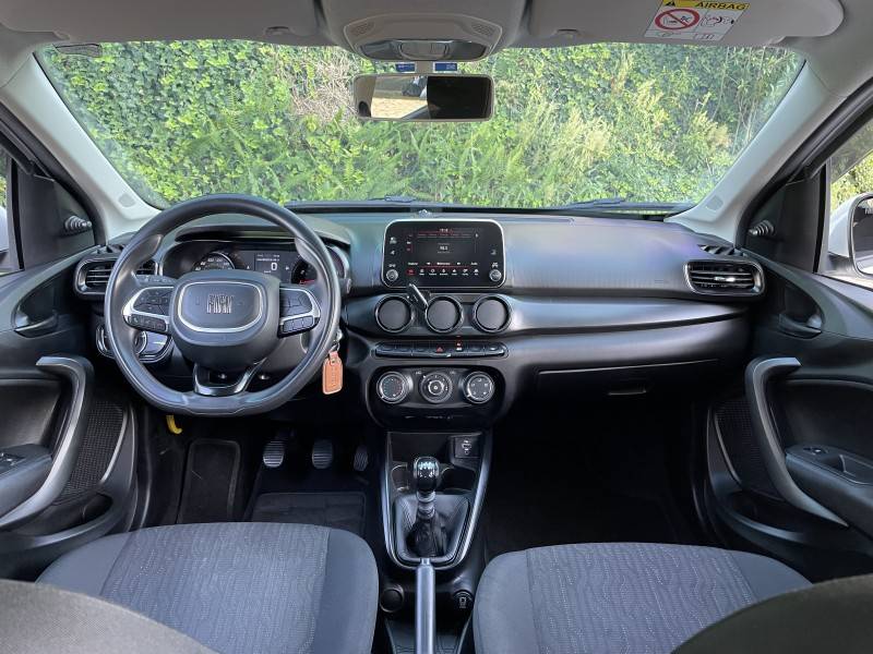 FIAT - CRONOS - 2023/2023 - Branca - R$ 72.900,00