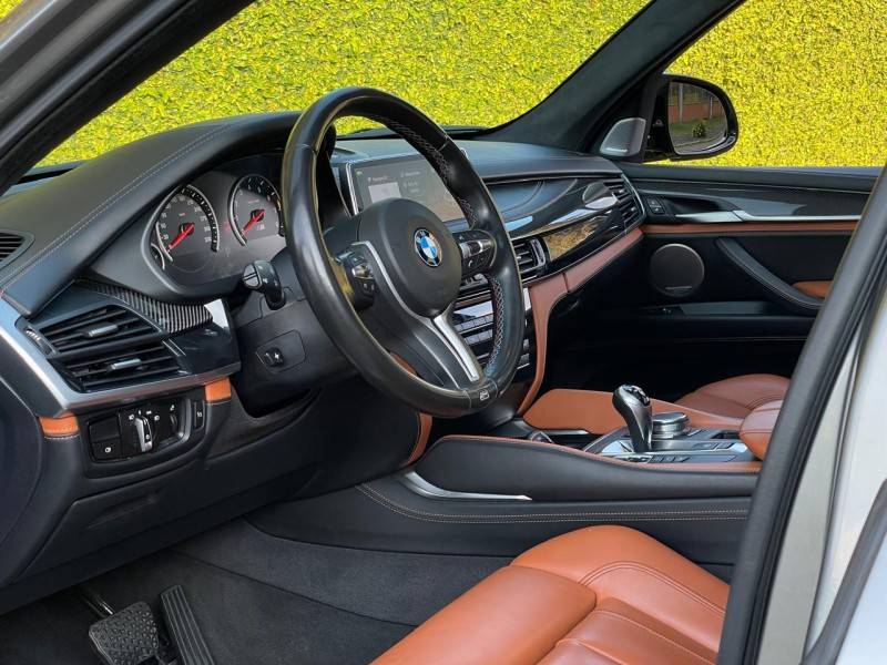 BMW - X5 - 2017/2018 - Cinza - R$ 304.900,00
