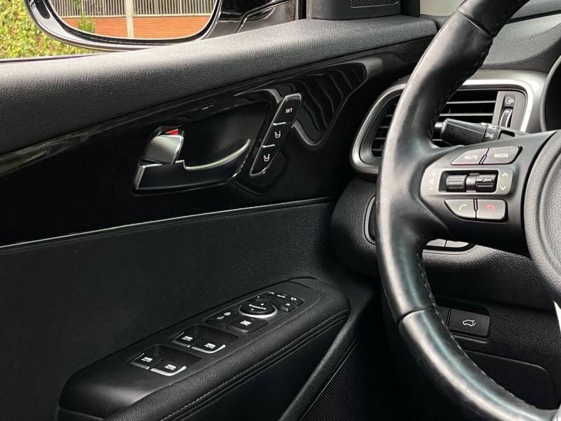 KIA MOTORS - SORENTO - 2015/2016 - Prata - R$ 102.900,00