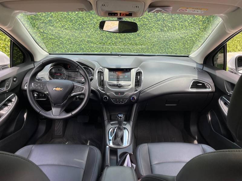 CHEVROLET - CRUZE - 2018/2019 - Branca - R$ 87.900,00