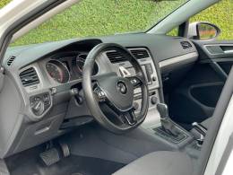 VOLKSWAGEN - GOLF - 2015/2016 - Branca - R$ 76.900,00