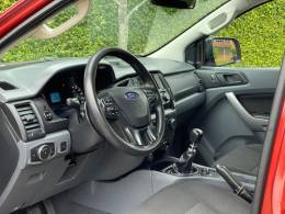 FORD - RANGER - 2017/2018 - Vermelha - R$ 117.900,00