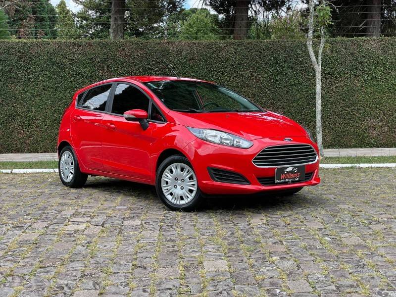 FORD - FIESTA - 2016/2017 - Vermelha - R$ 53.900,00
