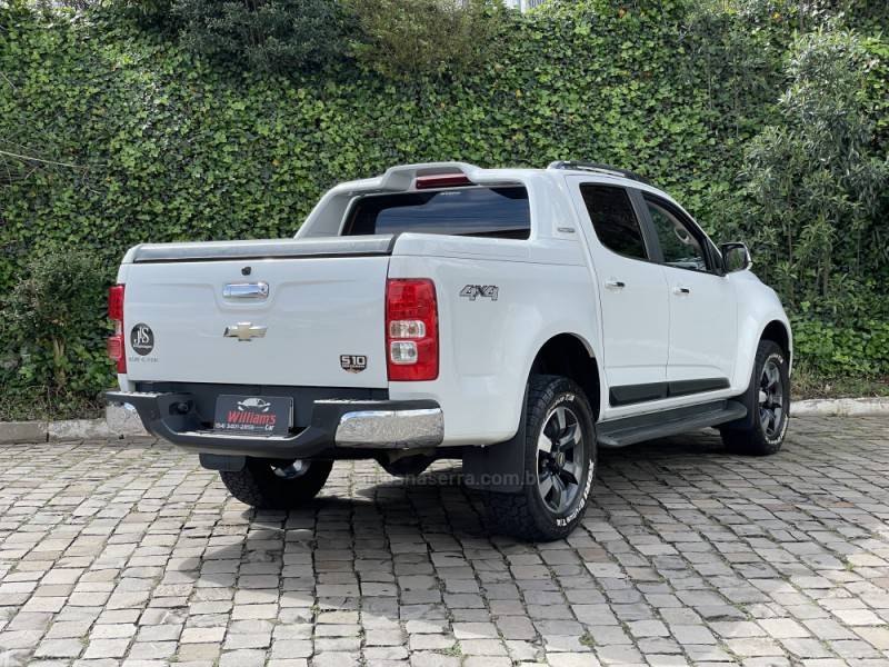 CHEVROLET - S10 - 2015/2016 - Branca - R$ 144.900,00