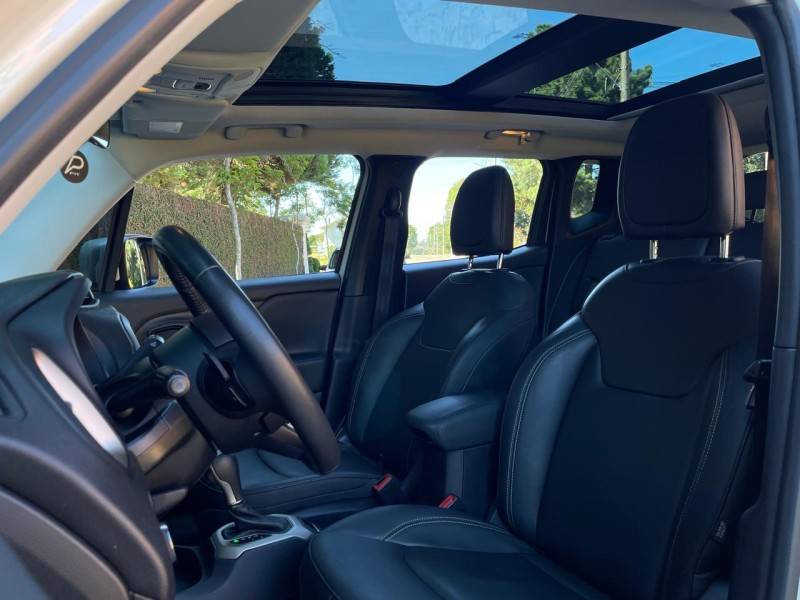 JEEP - RENEGADE - 2018/2018 - Branca - R$ 75.900,00