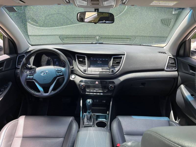 HYUNDAI - TUCSON - 2017/2018 - Branca - R$ 98.900,00