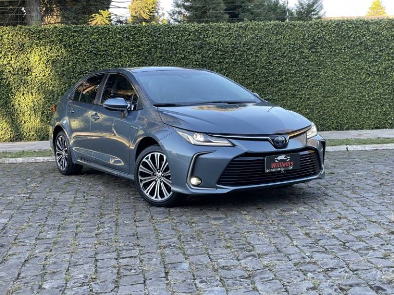 TOYOTA - COROLLA - 2020/2021 - Azul - R$ 135.900,00