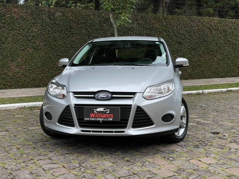 FORD - FOCUS - 2013/2014 - Prata - R$ 59.900,00