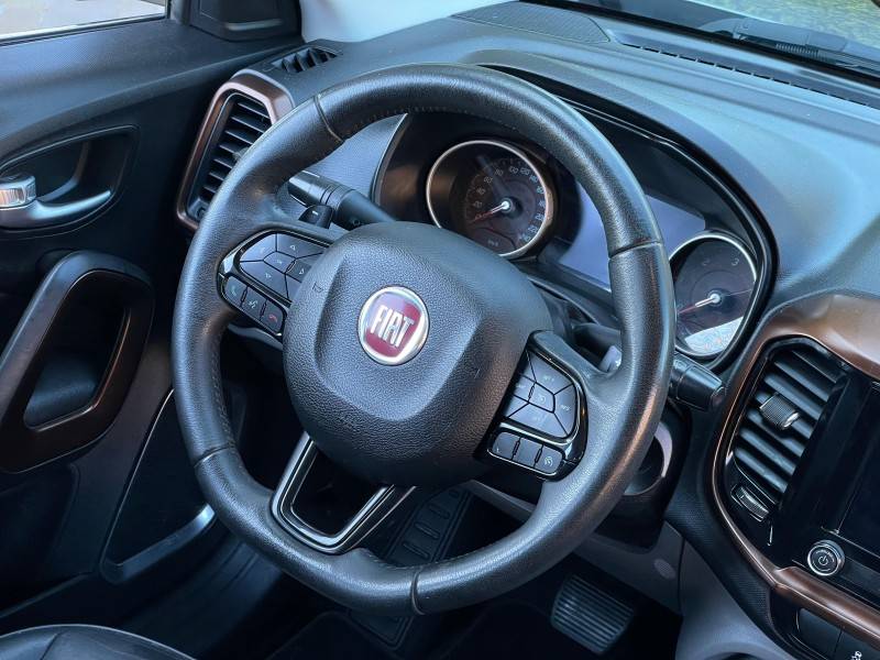 FIAT - TORO - 2020/2021 - Preta - R$ 109.900,00