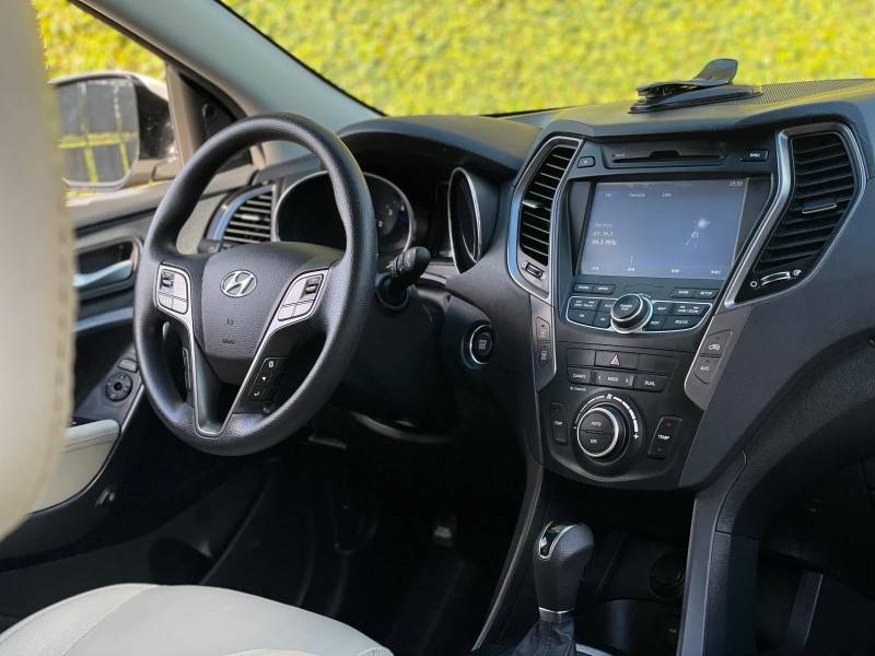 HYUNDAI - SANTA FÉ - 2013/2014 - Branca - R$ 79.900,00
