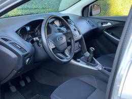 FORD - FOCUS - 2018/2019 - Prata - R$ 78.900,00
