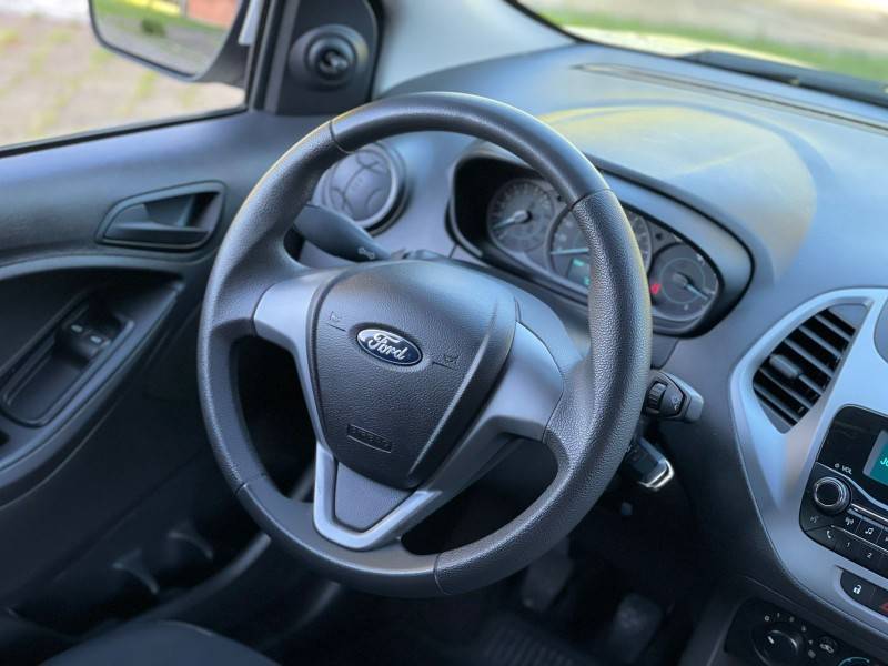FORD - KA + - 2018/2019 - Branca - R$ 49.990,00