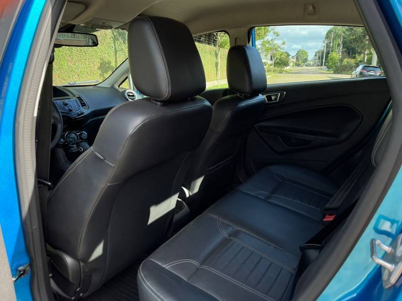 FORD - FIESTA - 2014/2015 - Azul - R$ 46.900,00