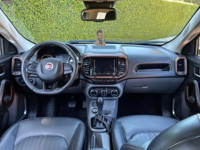FIAT - TORO - 2020/2021 - Preta - R$ 109.900,00