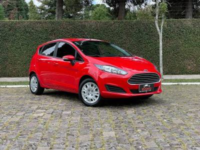 FORD - FIESTA - 2016/2017 - Vermelha - R$ 55.000,00