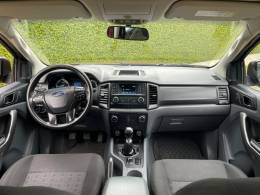 FORD - RANGER - 2017/2018 - Vermelha - R$ 117.900,00