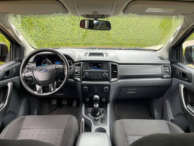 FORD - RANGER - 2017/2018 - Vermelha - R$ 117.900,00