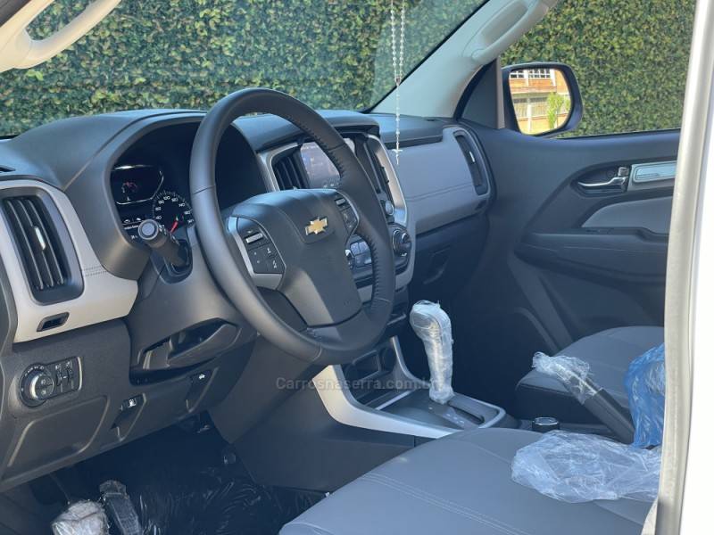 CHEVROLET - S10 - 2023/2024 - Branca - R$ 239.900,00
