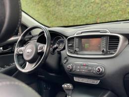 KIA MOTORS - SORENTO - 2015/2016 - Prata - R$ 102.900,00