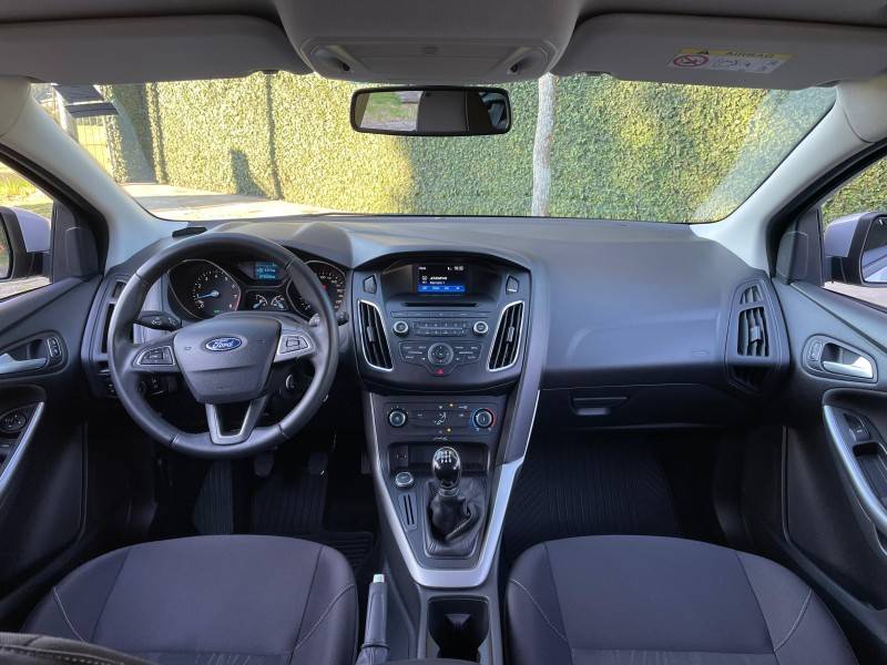 FORD - FOCUS - 2018/2019 - Prata - R$ 78.900,00