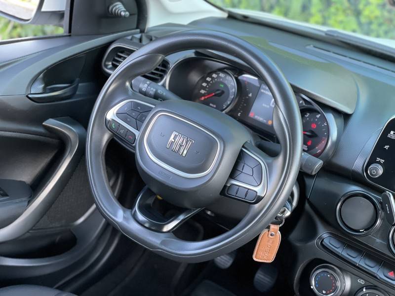 FIAT - CRONOS - 2023/2023 - Branca - R$ 72.900,00