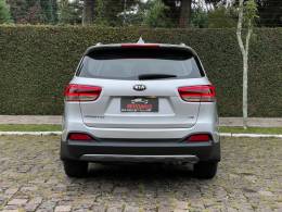 KIA MOTORS - SORENTO - 2015/2016 - Prata - R$ 102.900,00