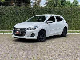 CHEVROLET - ONIX - 2021/2022 - Branca - R$ 68.900,00