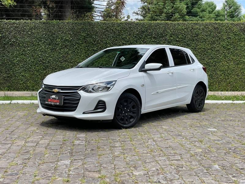 CHEVROLET - ONIX - 2021/2022 - Branca - R$ 68.900,00