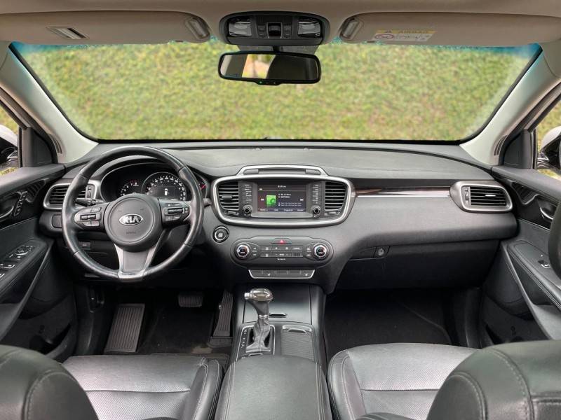 KIA MOTORS - SORENTO - 2015/2016 - Prata - R$ 102.900,00