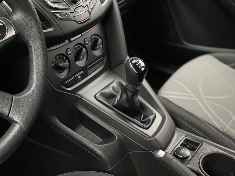 FORD - FOCUS - 2013/2014 - Prata - R$ 59.900,00