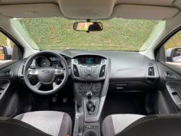 FORD - FOCUS - 2013/2014 - Prata - R$ 59.900,00