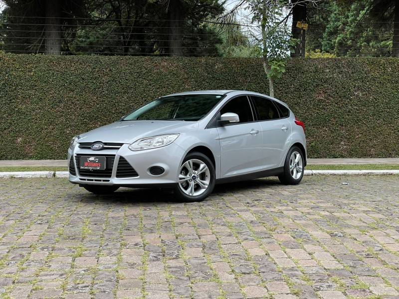FORD - FOCUS - 2013/2014 - Prata - R$ 59.900,00