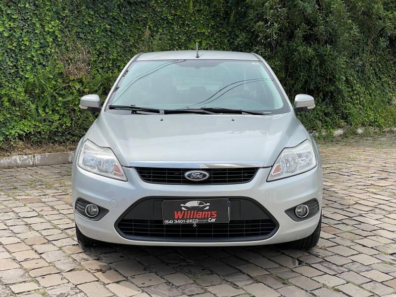 FORD - FOCUS - 2013/2013 - Prata - R$ 45.000,00